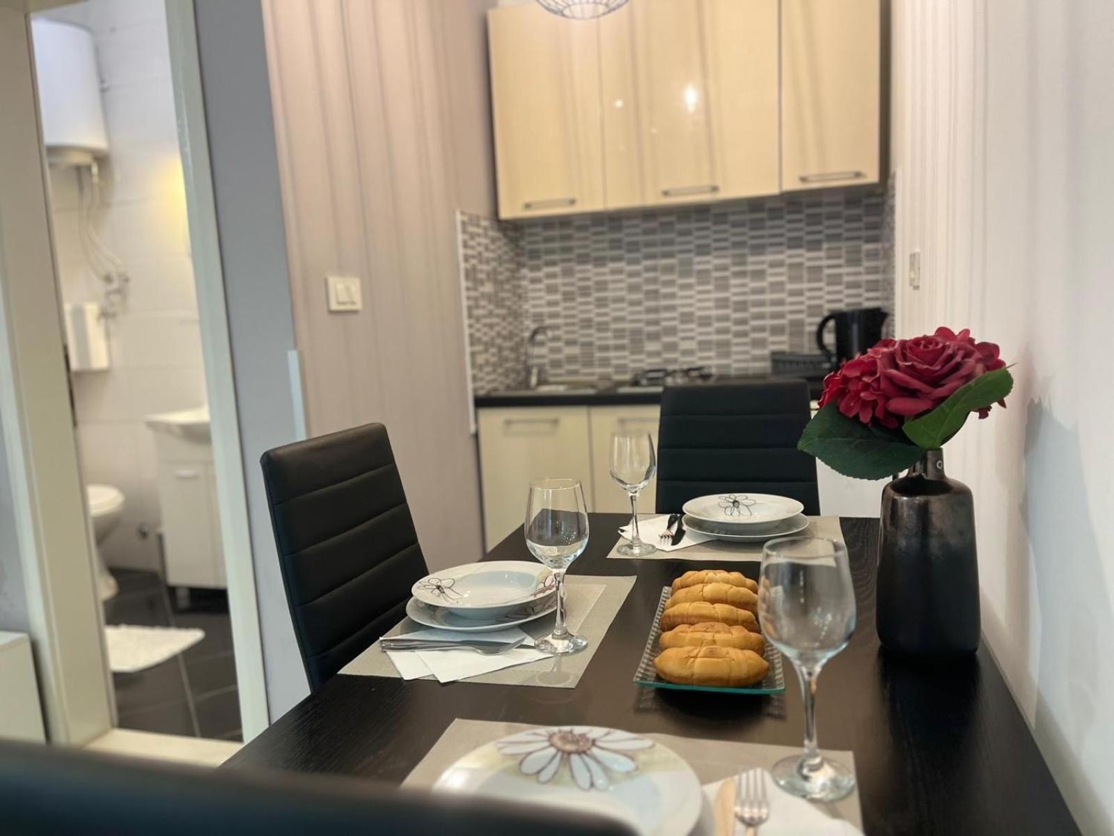 Apartments Versus มลินี ภายนอก รูปภาพ